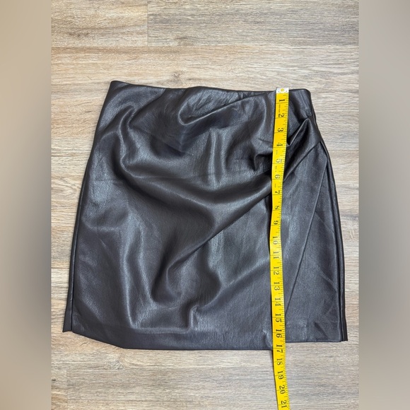 Aritzia High-waisted Vegan Leather mini wrap skirt Size XS-S - Picture 9 of 10